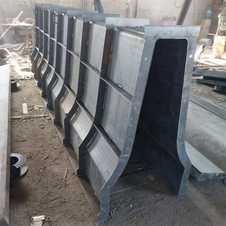 1592433167526278.jpg 隔離墩模具4.jpg